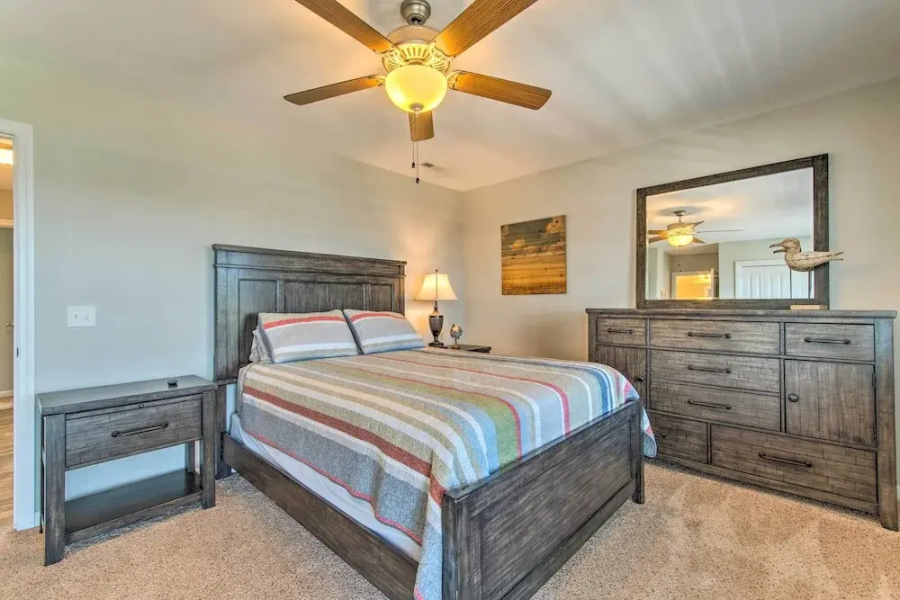 Surf City Escape w/ 6 Decks: Steps To Beach