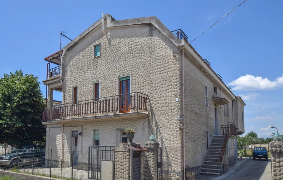 Awesome Apartment in Sellia Marina With 2 Bedrooms and Wifi