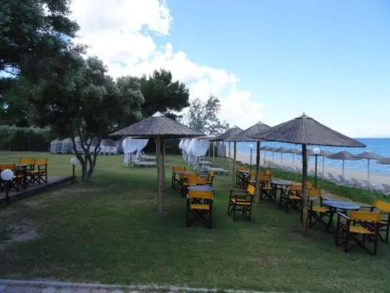 Kopsis Beach Hotel