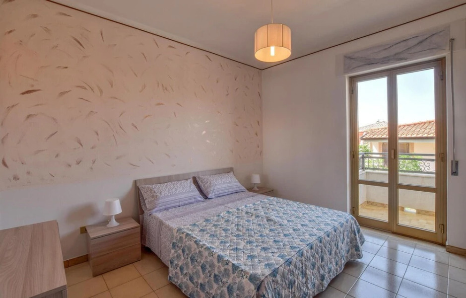 Beautiful Apartment in Marina DI Strongoli With Wifi and 2 Bedrooms