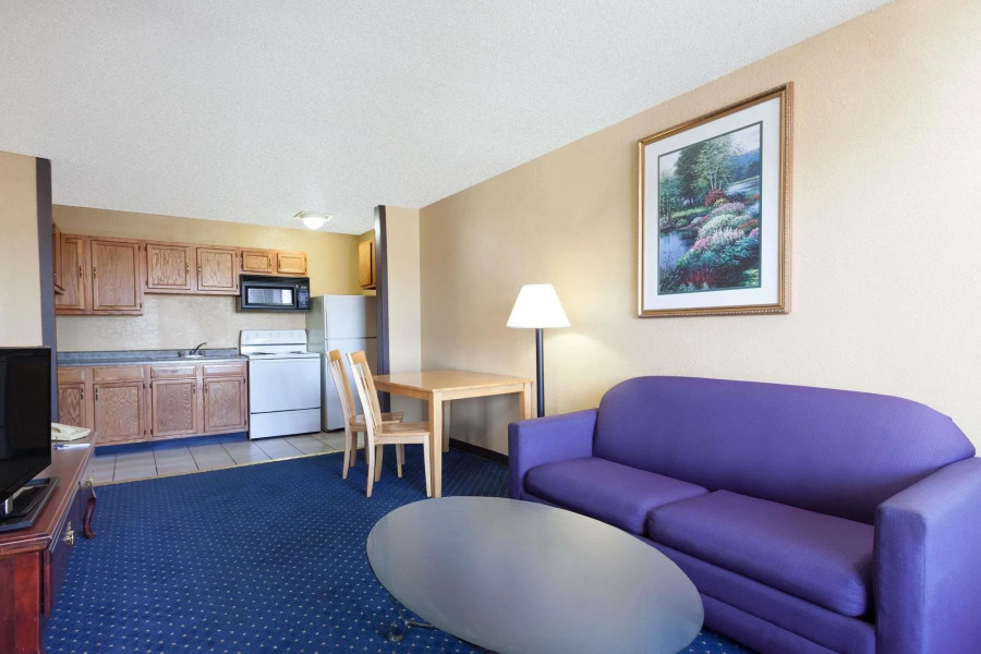 Travelodge by Wyndham Seymour