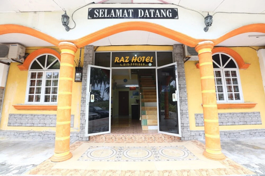 Raz Hotel by OYO Rooms