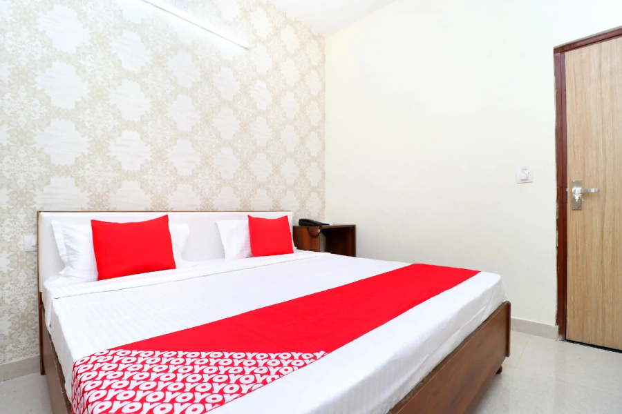 OYO 36827 Hotel B Town