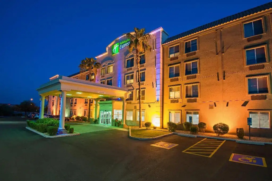 Holiday Inn Express Peoria North Glendale