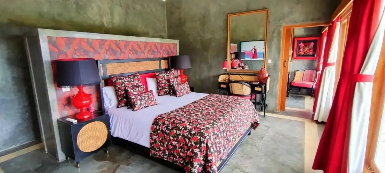 H616 Vintage Elegance with sea view