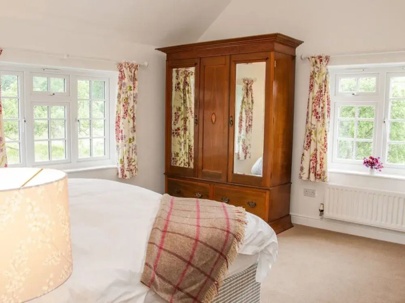 The Old Farmhouse, Upper Pitts