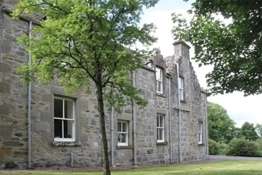 Delnashaugh Hotel