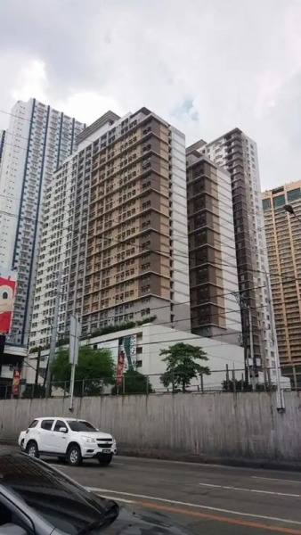 Pioneer Woodlands Condominium