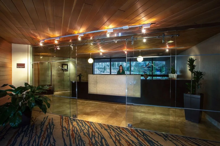 The Cliff Lodge and Spa