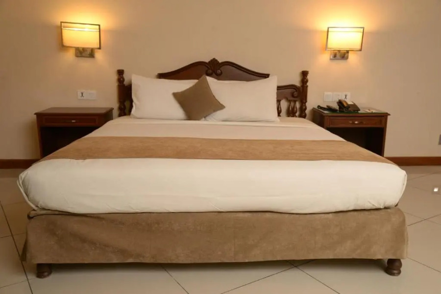 Regent Plaza Hotel & Convention Centre