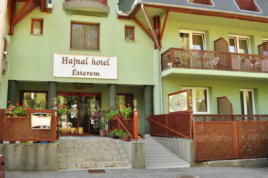 Hotel Hajnal