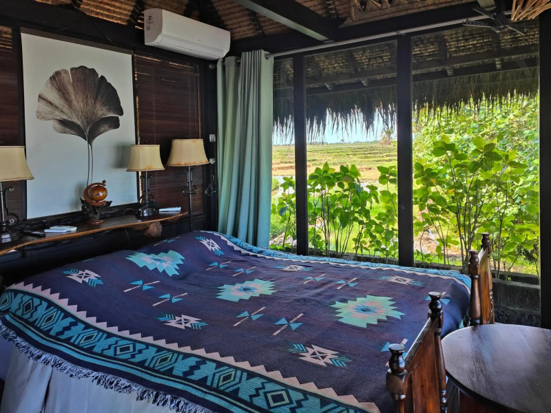 Beachfront Villa Nixie and the Sea