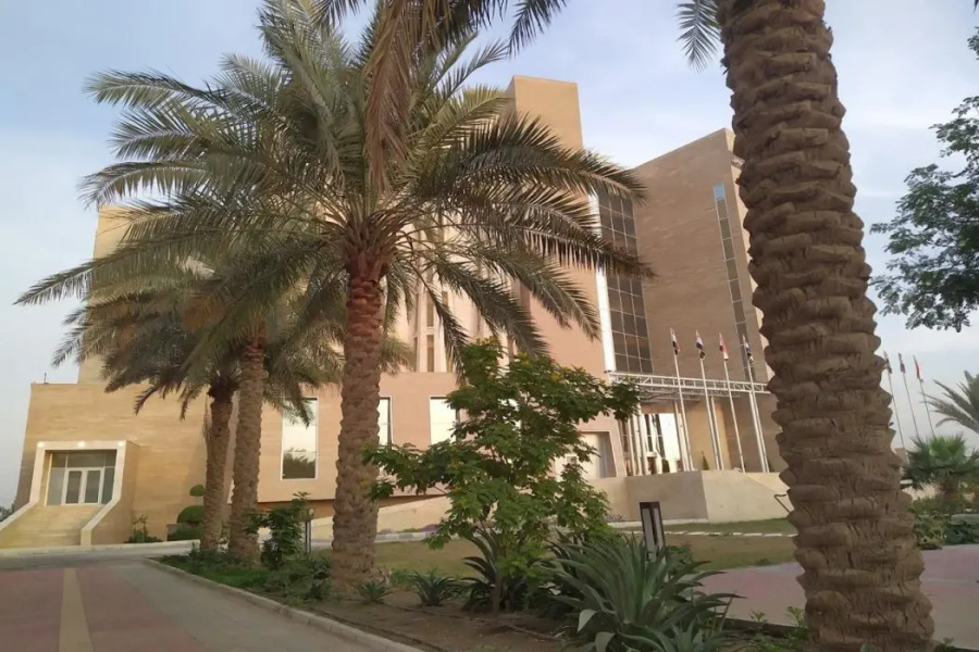 Khawarnaq Palace Hotel