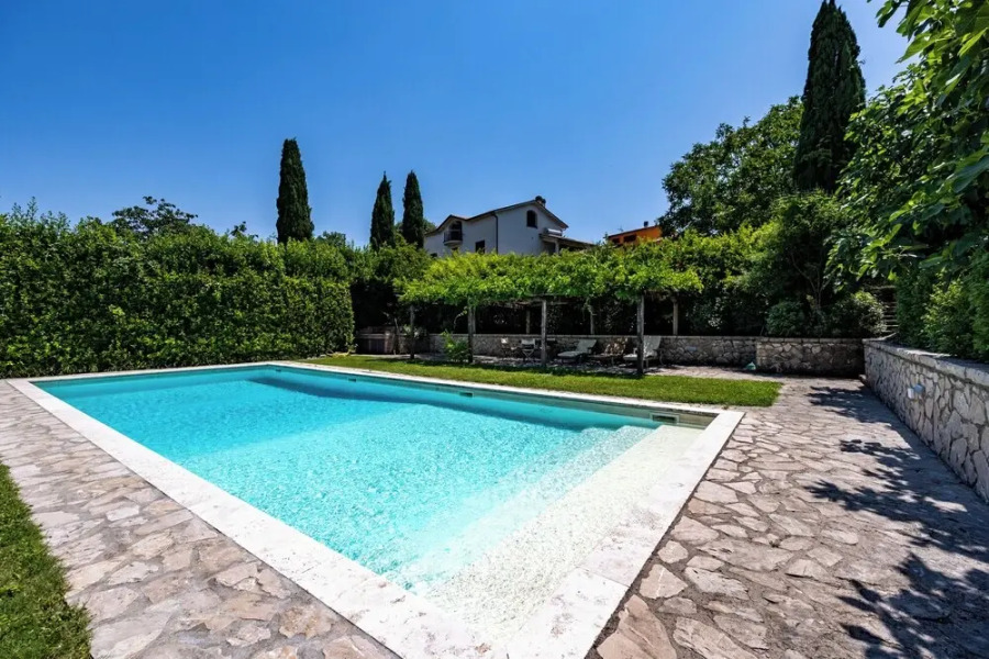 Countryside Villa With Pool