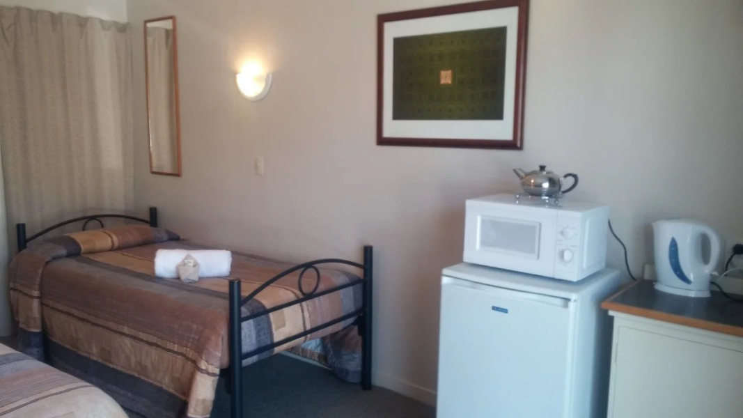 Raymar Motor Inn
