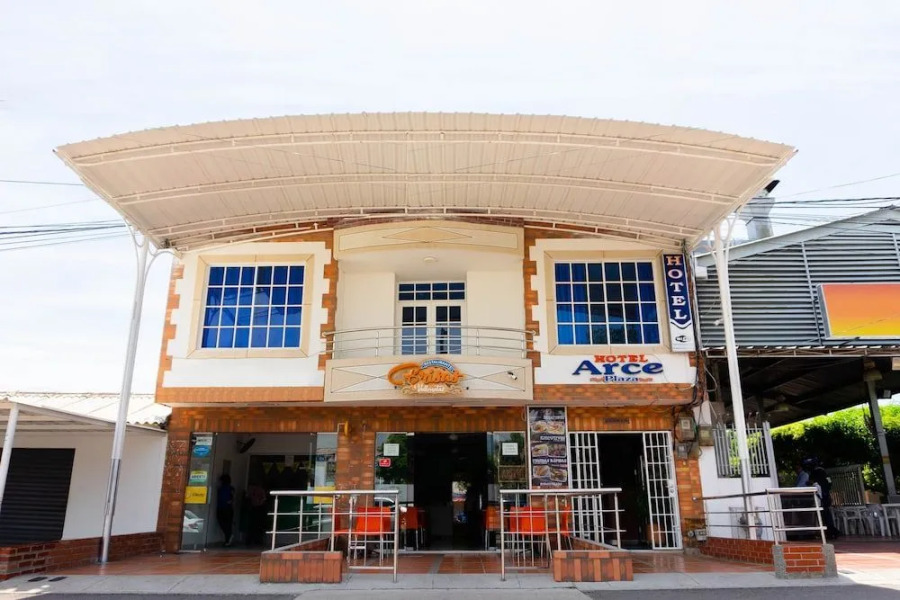 Hotel Arce Plaza