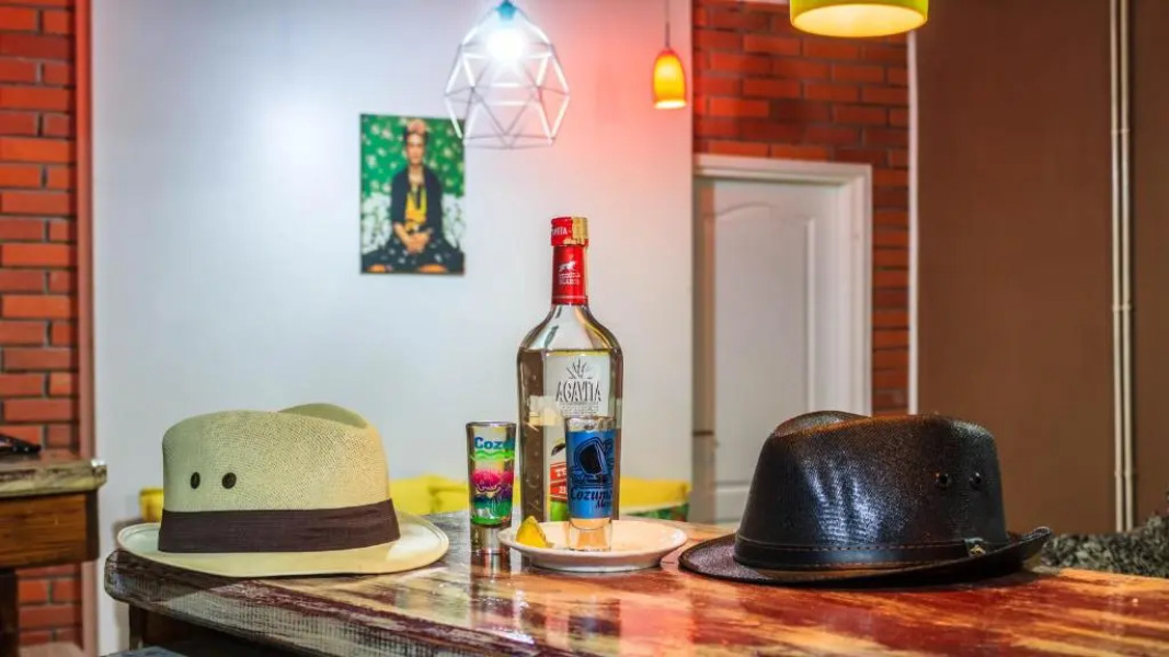 White Arrow Apartment