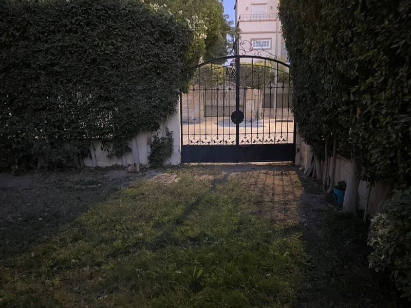 Beverly standalone villa with garden