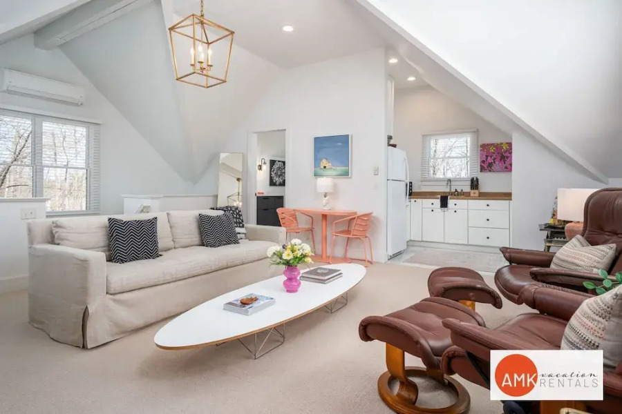 Downtown Douglas Coach House