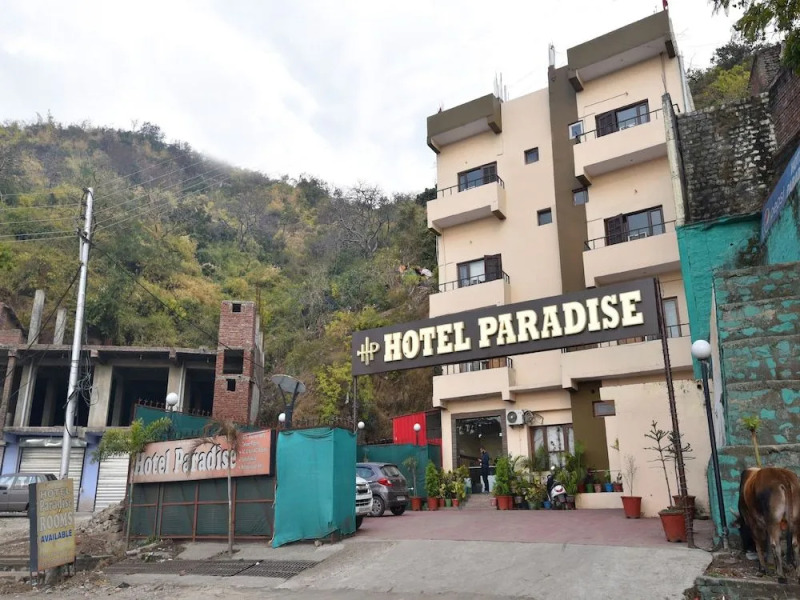 Oyo 28322 Hotel Paradise