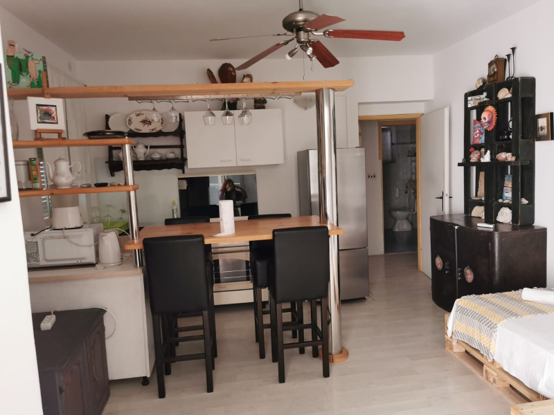 Apartment Renko - 100 m from the sea : A1 Omis, Riviera Omis