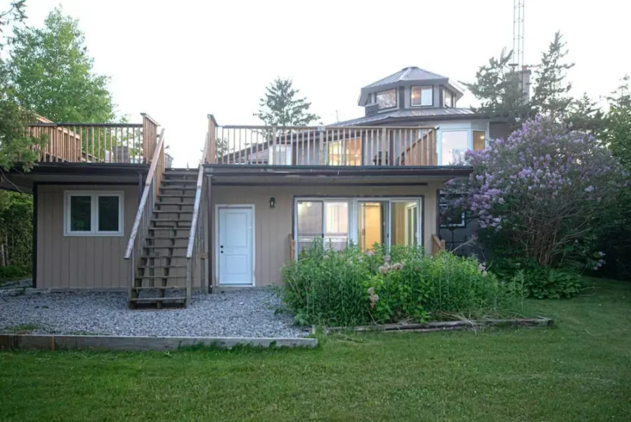 Lakeside 4BR Cottage in Bailieboro w BBQ Grill