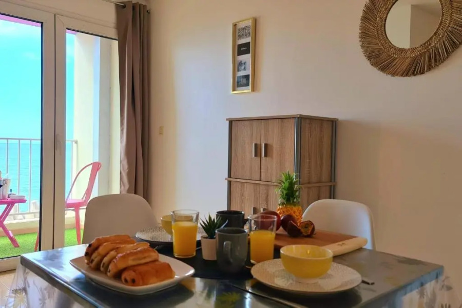 L appartement L Ocean, T2 d'environ pour 2 personnes avec balcon une vue imprenable sur l'océan