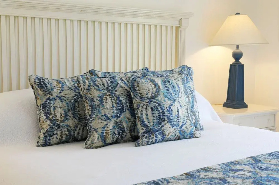 "this Beautifully Decorated 3 Bedroom 3 Bathroom Duplex Villa"