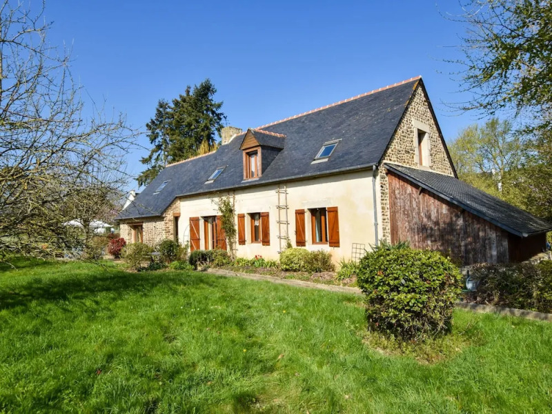 House Between River and Ocean With Pretty Garden in Brittany