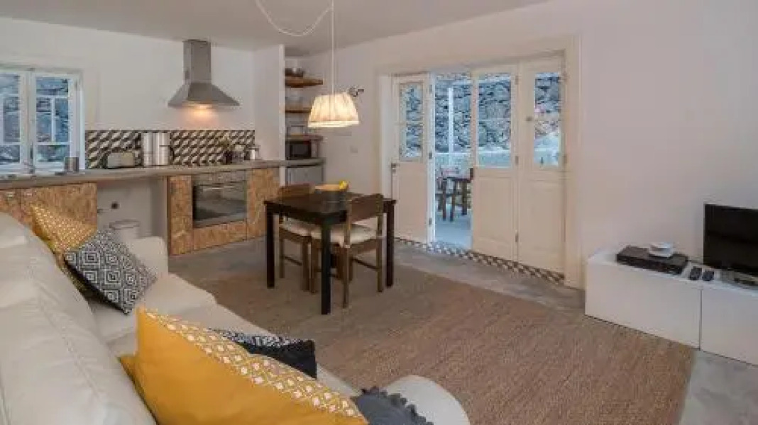 Calheta Beach House T1