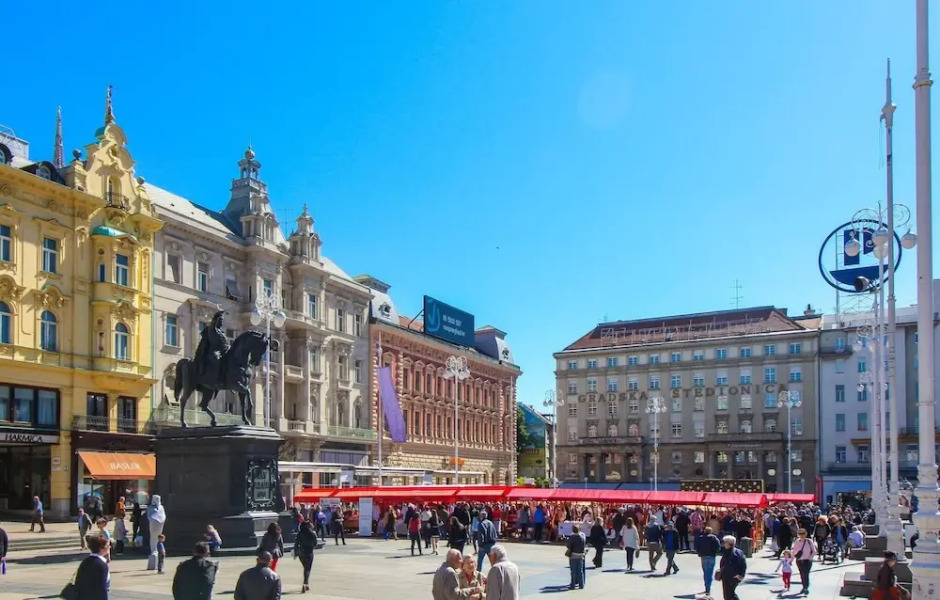 Awesome Home in Donja Zelina With 3 Bedrooms, Wifi and Outdoor Swimming Pool