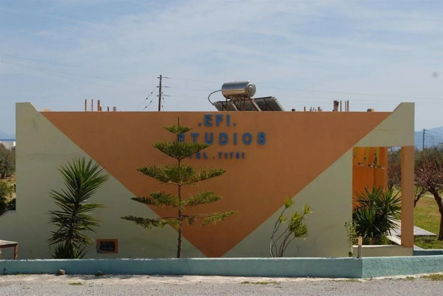 Efi Studios & Apartments