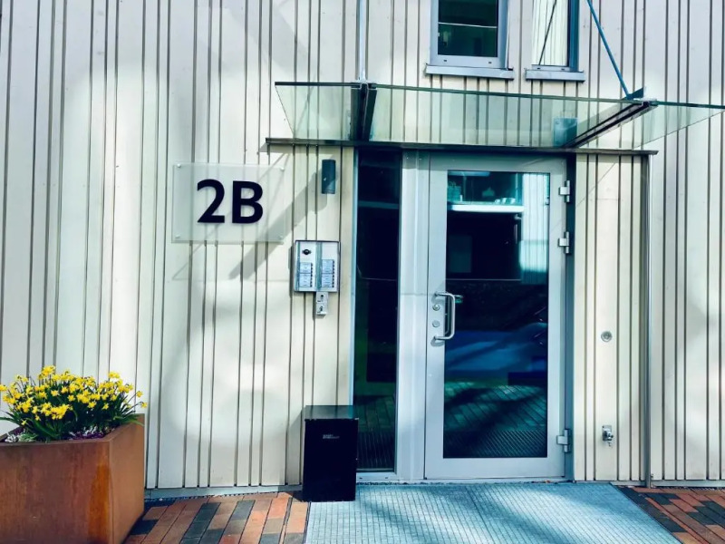 Eksklusiv & idyllisk leilighet i Sandvikensjøfront