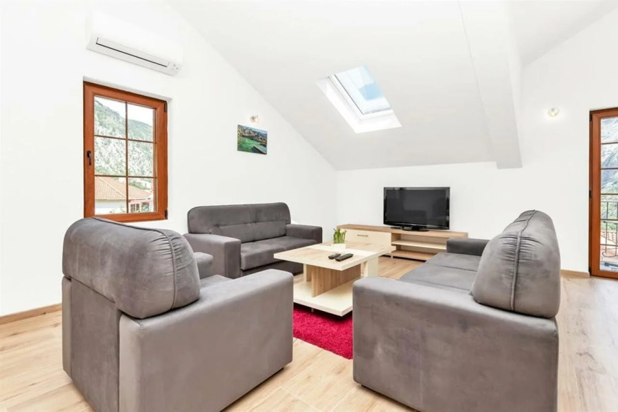 Apartments Mezini 11