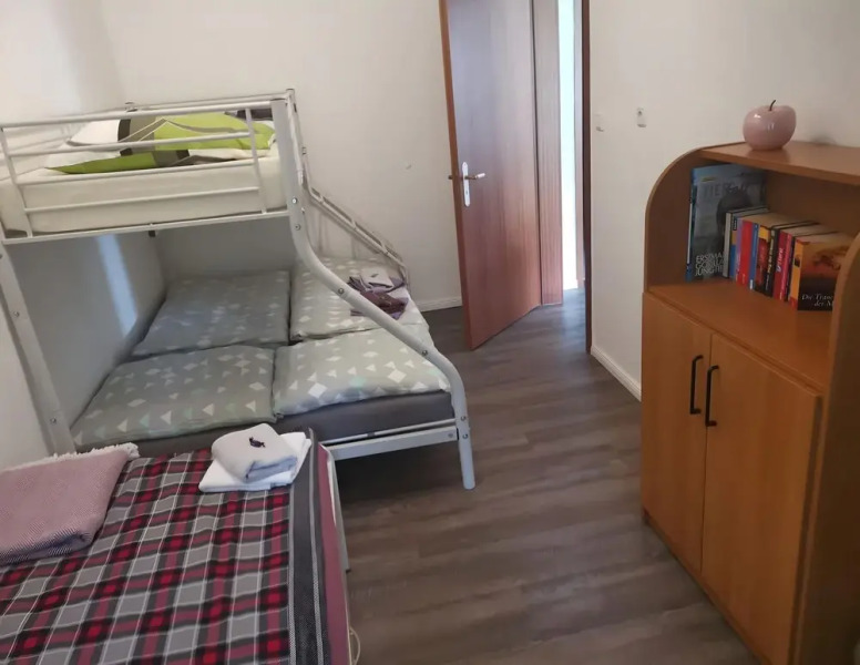 Lakeside Escape With Garden Fun