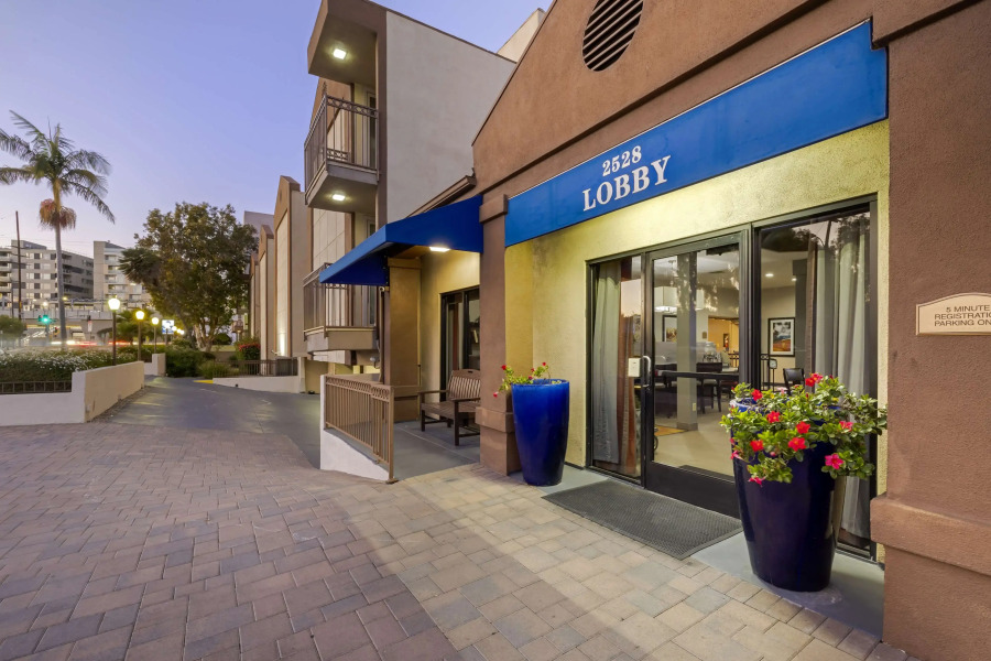 Best Western Royal Palace Inn & Suites