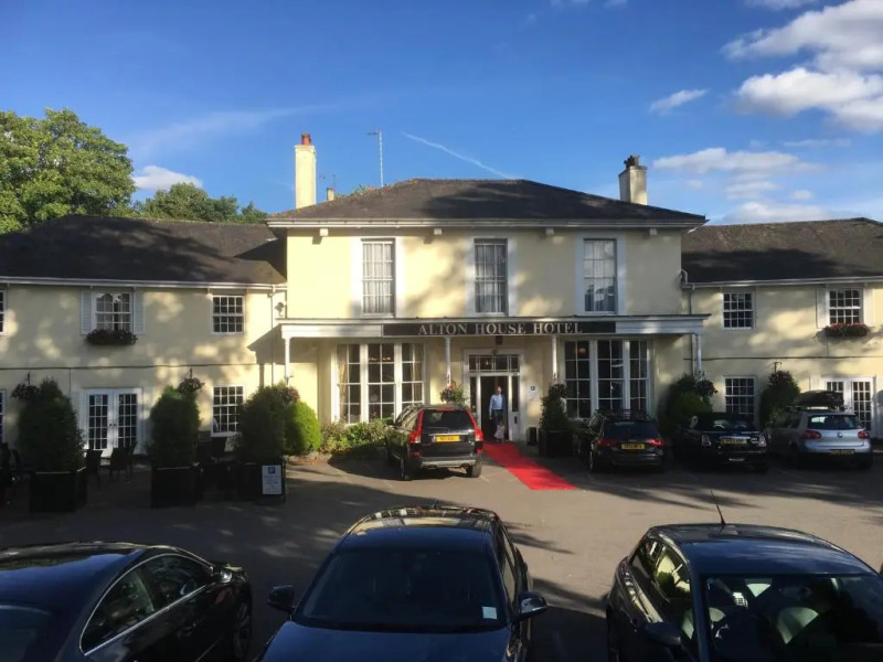 Alton House Hotel