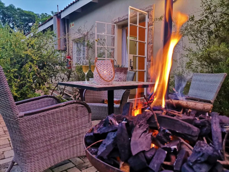 Sagewood Cottage for 2 People With Wonderful Private Terrace in Garden!