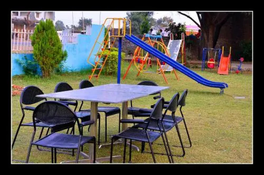 Tourist Motal Biaora