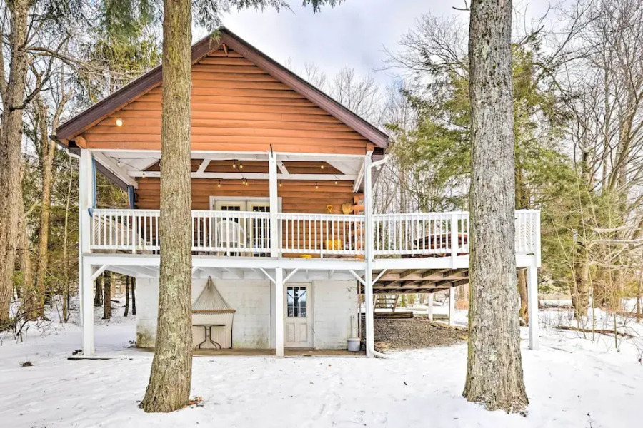 Private Lake Access & Canoes: Pennsylvania Cottage