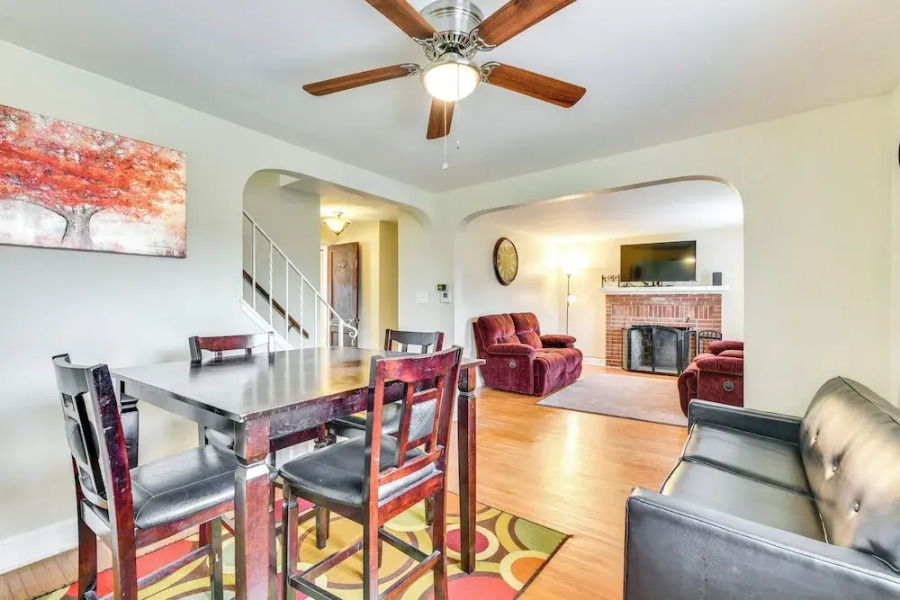 Quiet Cheektowaga Retreat: 23 Mi to Niagara Falls!