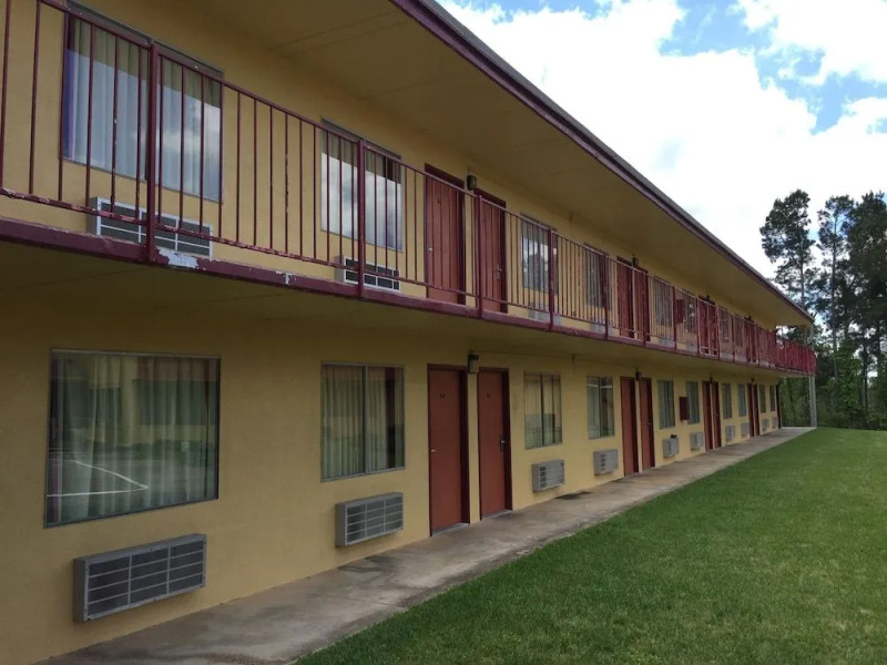 Economy Inn By OYO Livingston TX Hwy 59