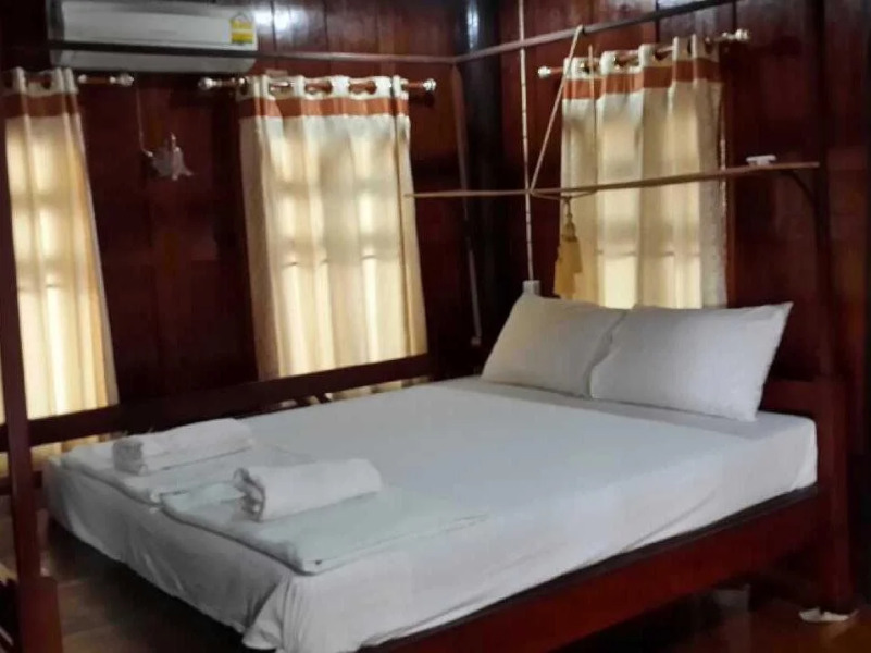 Baandin Rimnum Resort