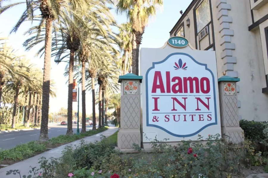 Alamo Inn & Suites