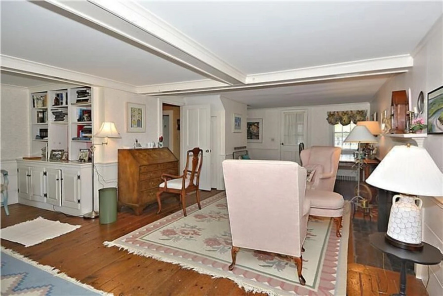 221 Shore Road - Nine Bedroom House