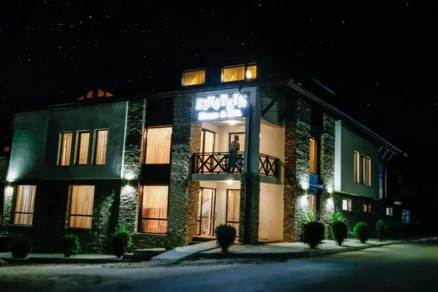 Einstein House & Spa