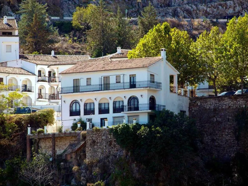 6 bedrooms chalet with private pool furnished terrace and wifi at Grazalema