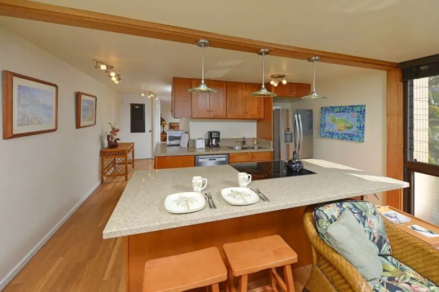 Kaleialoha #204 1 Bedroom 1 Bathroom Condo by Redawning