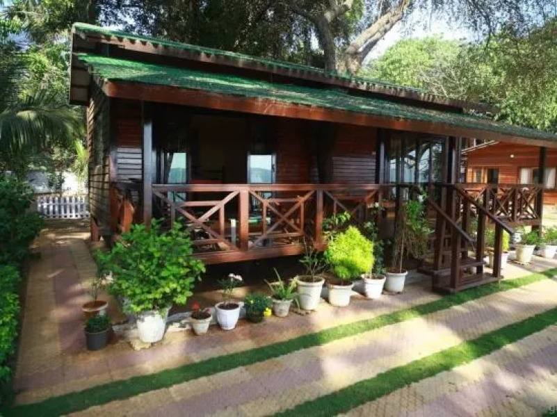 SaffronStays Little Paradise