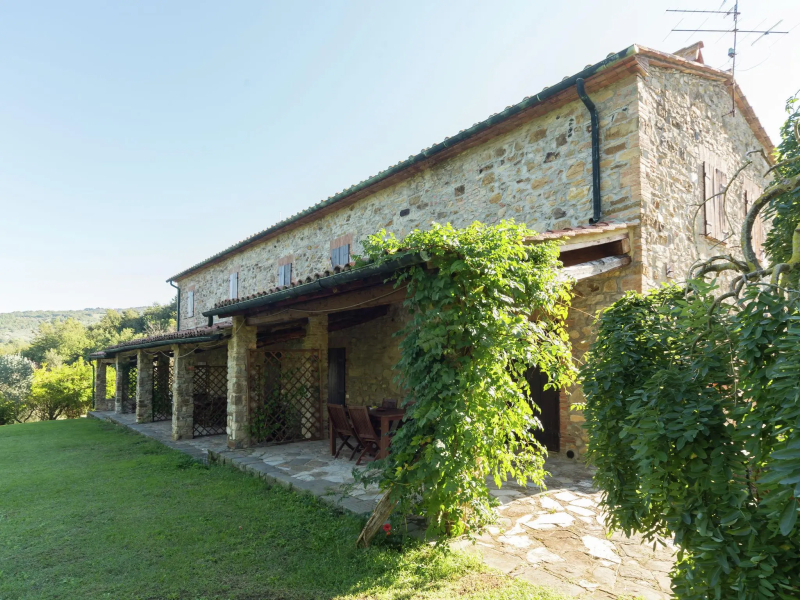 Atmospheric apartment in authentic house near beautiful Sasso Pisano